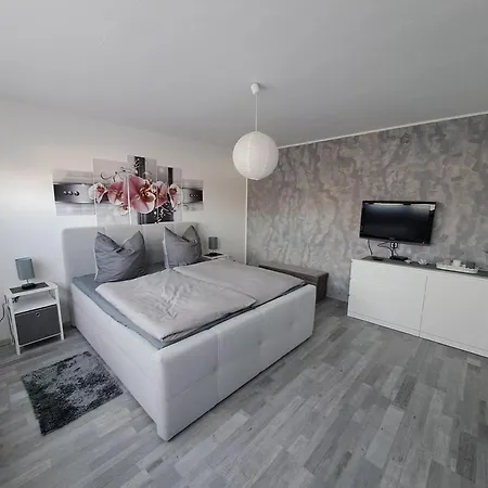 Daire Schaefer Am Nationalpark Kellerwald